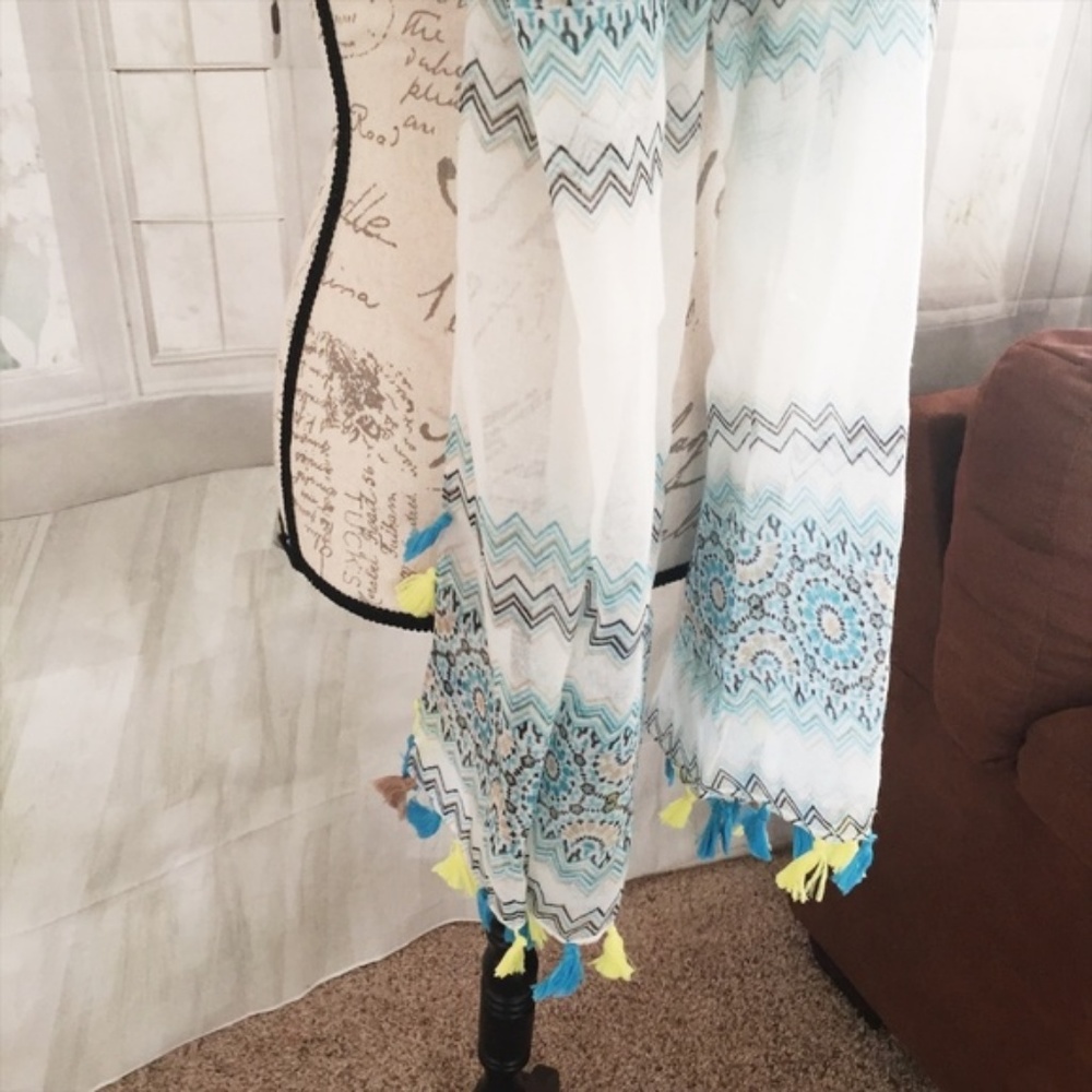 Charming Charlie Tassel Scarf White NWT Boho - Picture 2 of 5